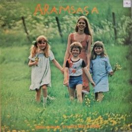 Hege Tunaal synger med barna – Aramsasa