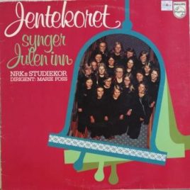 Jentekoret synger Julen inn